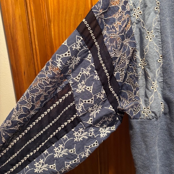 Chico's Eyelet Embroidered Balloon Sleeve Sweater in Blue Size 1 Medium - Picture 4 of 7